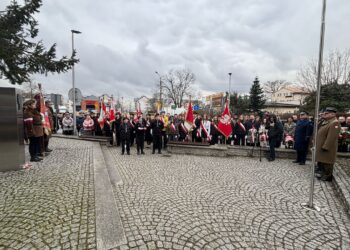 Hołd dla Żołnierzy Wyklętych na milickim skwerze