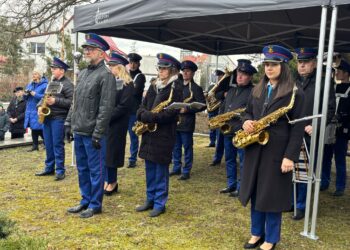 Hołd dla Żołnierzy Wyklętych na milickim skwerze