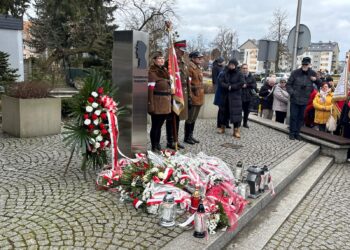 Hołd dla Żołnierzy Wyklętych na milickim skwerze