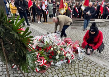 Hołd dla Żołnierzy Wyklętych na milickim skwerze