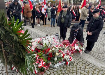 Hołd dla Żołnierzy Wyklętych na milickim skwerze