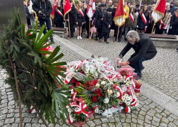 Hołd dla Żołnierzy Wyklętych na milickim skwerze