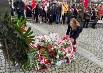 Hołd dla Żołnierzy Wyklętych na milickim skwerze