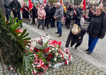 Hołd dla Żołnierzy Wyklętych na milickim skwerze
