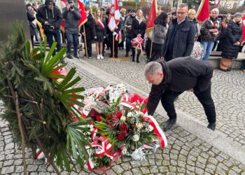 Hołd dla Żołnierzy Wyklętych na milickim skwerze