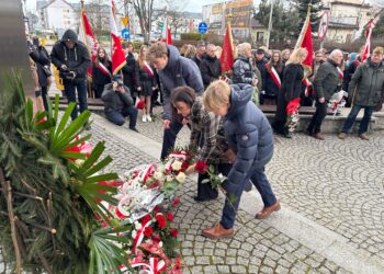 Hołd dla Żołnierzy Wyklętych na milickim skwerze