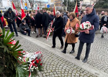 Hołd dla Żołnierzy Wyklętych na milickim skwerze