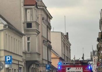 Płonął budynek gospodarczy w centrum miasta