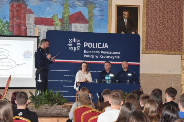 Używki pod lupą – młodzież pyta, eksperci odpowiadają