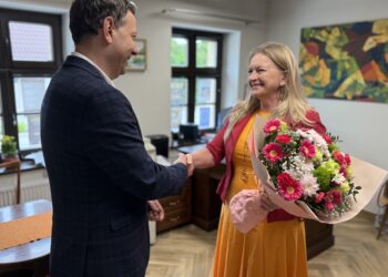 Kulturalni bohaterowie Zdun z życzeniami od burmistrza
