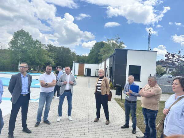 Zduny szykują basen na lato