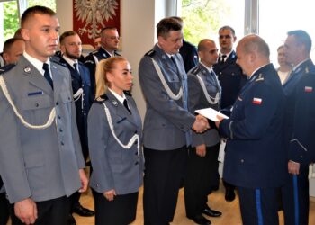 Awanse i wyróżnienia
