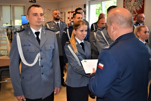Awanse i wyróżnienia