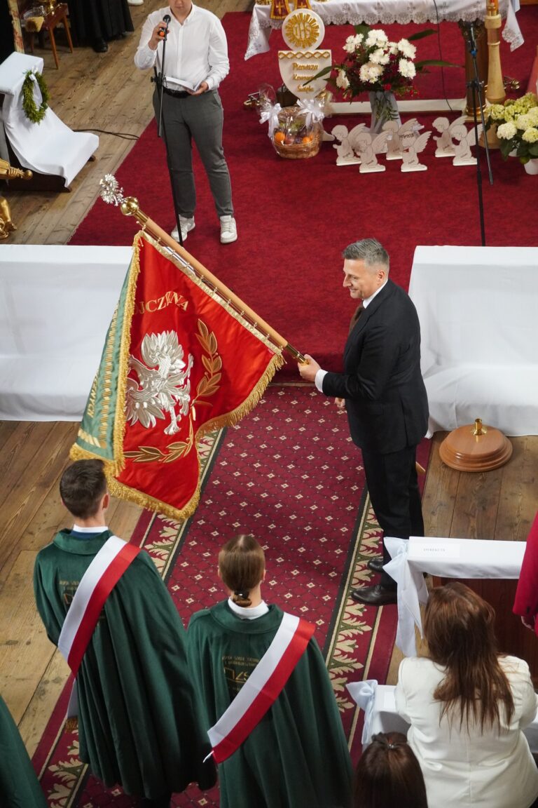 Nowy sztandar ZSTO – symbol tradycji i odpowiedzialności