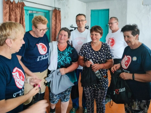 Sprząta polskie cmentarze w Kazachstanie