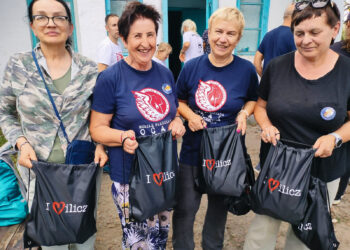 Sprząta polskie cmentarze w Kazachstanie