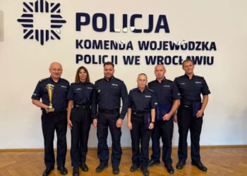 Miliccy policjanci na podium