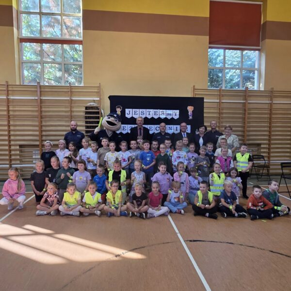 Pierwszaki uczyły się bezpieczeństwa na drodze