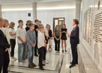 Krotoszyńska młodzież w stolicy – lekcja patriotyzmu i demokracji