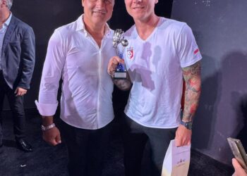 Wronecki odebrał nagrodę z rąk Peruzziego!