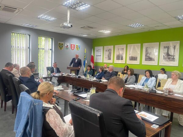 Nowe zasady dodatków dla nauczycieli w powiecie milickim