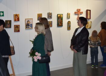 Ikony Doroty Wieczorek w bibliotece