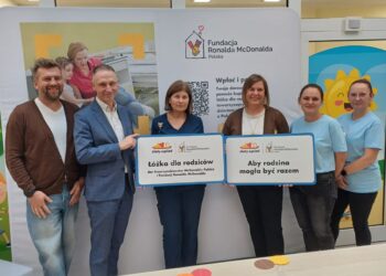 Pięć łóżek dla rodziców małych pacjentów