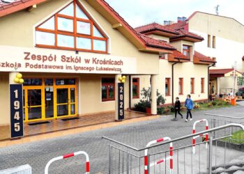 80 lat Szkoły Podstawowej w Krośnicach 80 lat Szkoły Podstawowej w Krośnicach
