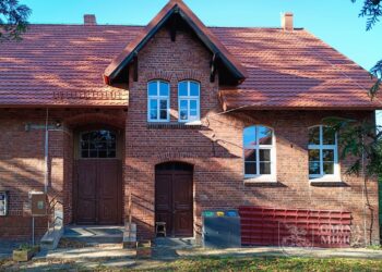 Nowy dach świetlicy w Łąkach Nowy dach świetlicy w Łąkach