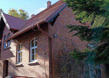 Nowy dach świetlicy w Łąkach