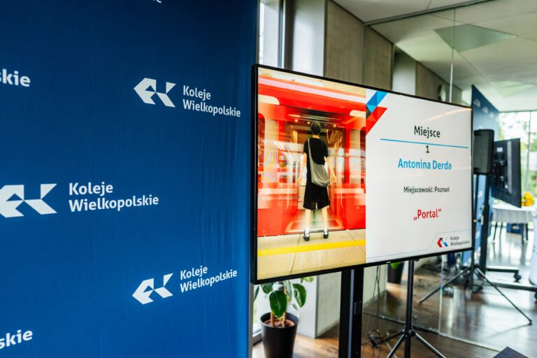 Nowe pojazdy, rozstrzygniecie konkursu „Pociąg do sztuki” oraz Targi TRAKO.