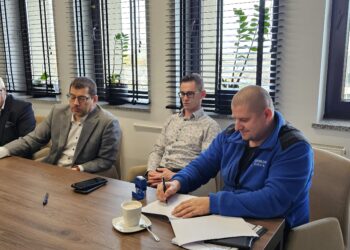 Rusza budowa nowej studni w Zdunach. Inwestycja zapewni ciągłość dostaw wody.