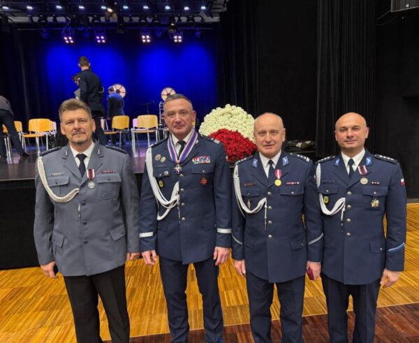 Miliccy policjanci wyróżnieni podczas uroczystości we Wrocławiu