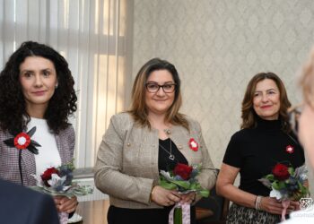 Nauczycielki z krotoszyńskich szkół z medalami