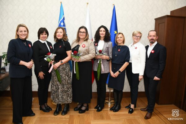 Nauczycielki z krotoszyńskich szkół z medalami