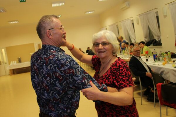 Zabawa andrzejkowa dla „młodzieży seniorów” w Zdunach