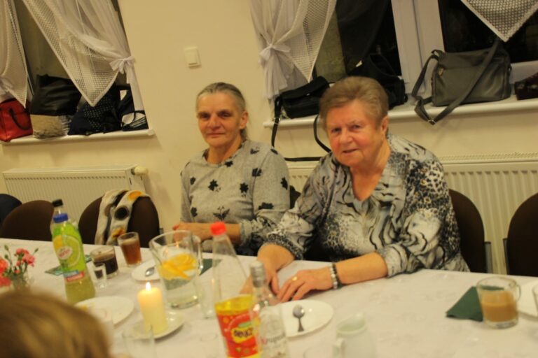 Zabawa andrzejkowa dla „młodzieży seniorów” w Zdunach