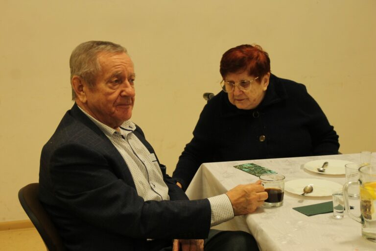 Zabawa andrzejkowa dla „młodzieży seniorów” w Zdunach