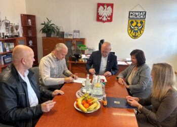 Nowy chodnik przy ulicy Grunwaldzkiej w Cieszkowie Nowy chodnik przy ulicy Grunwaldzkiej w Cieszkowie