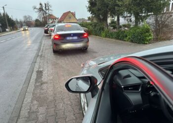 BMW zatrzymane dwa razy jednego dnia. Kierowca miał dwa zakazy