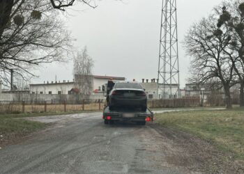 BMW zatrzymane dwa razy jednego dnia. Kierowca miał dwa zakazy