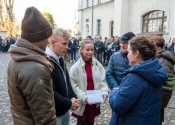 Szybka akcja w szkolnej sali