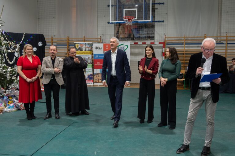Wigilia dla samotnych i potrzebujących w ZSP2 w Krotoszynie