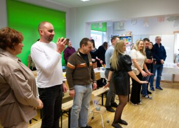 Przedszkolaki z „Motylków” z kolędami w milickim stowarzyszeniu