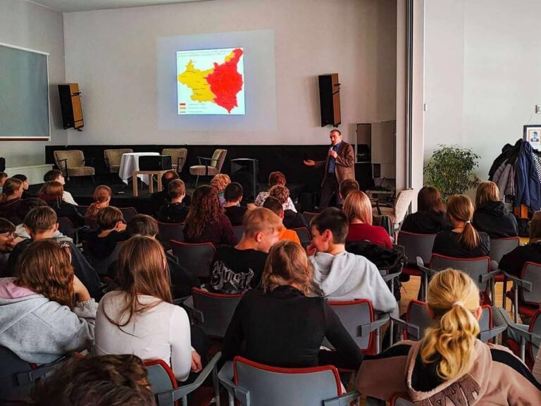 Lekcja historii w CETS Krośnice