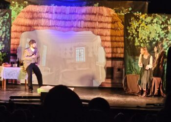 Muzyka brzmi, a chocholi taniec nie ustaje