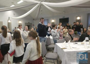 Uczniowie podstawówki w Roszkach zaprezentowali Jasełka