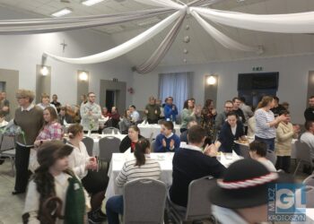 Uczniowie podstawówki w Roszkach zaprezentowali Jasełka