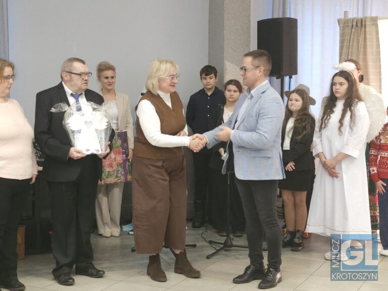 Uczniowie podstawówki w Roszkach zaprezentowali Jasełka