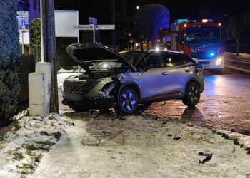 Ucieczka po kolizji na krajówce. Kierowca miał zakazy i „kryształ” w aucie